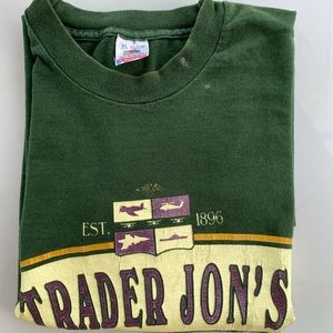 Vintage Trader Jon’s flying Pub Single Stitch XL